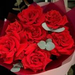 Роза Нина 7шт с эвкалиптом